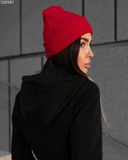 Жіноча шапка Staff red basic