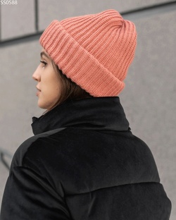 Женская шапка Staff dark pink